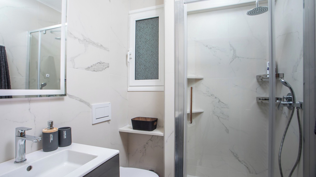 Photo of Bathroom in Petaloudes