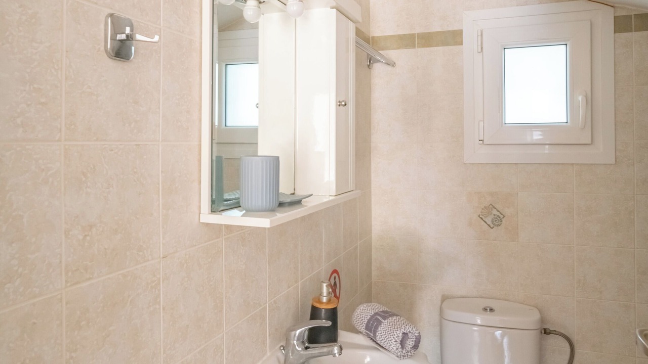Photo of Bathroom in Aliki