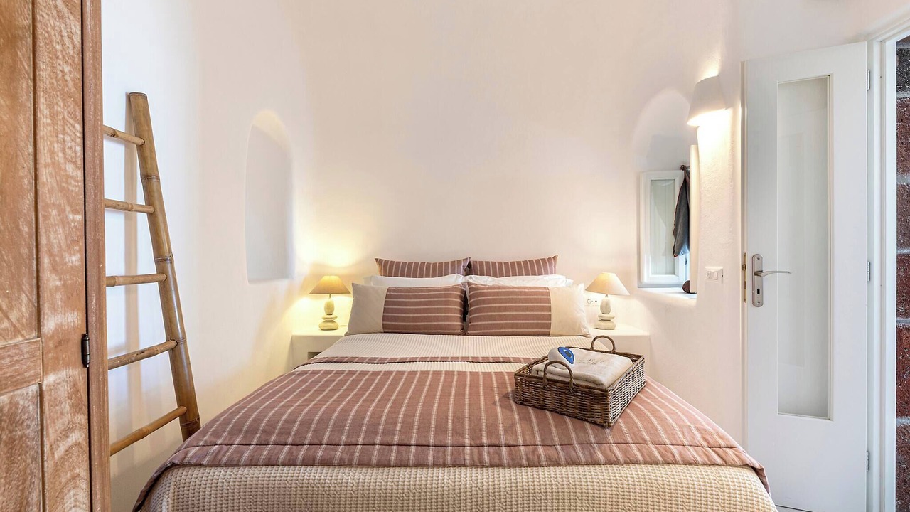 Photo of Bedroom in Imerovigli