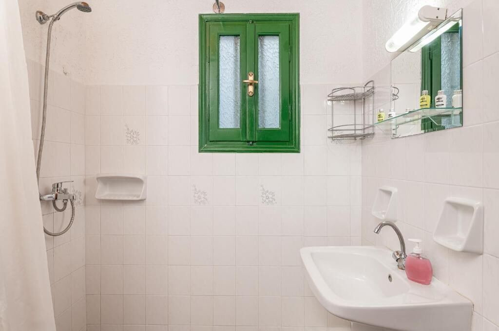 Photo of Bathroom in Limnionas