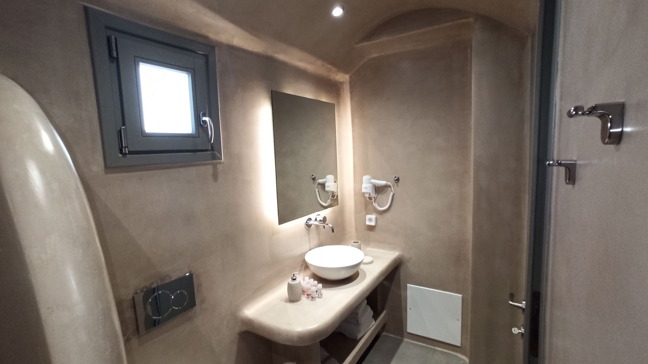 Photo of Bathroom in Vothon