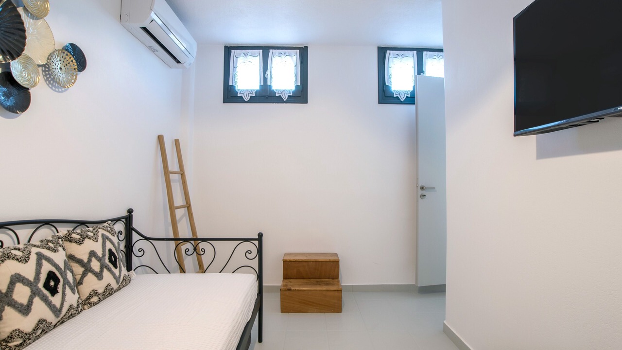 Photo of Bedroom in Nea Cryssi Akti