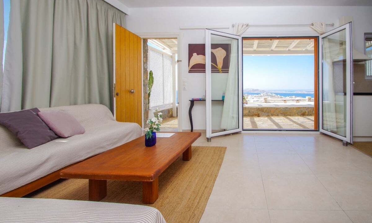 Photo of Livingroom in Ornos