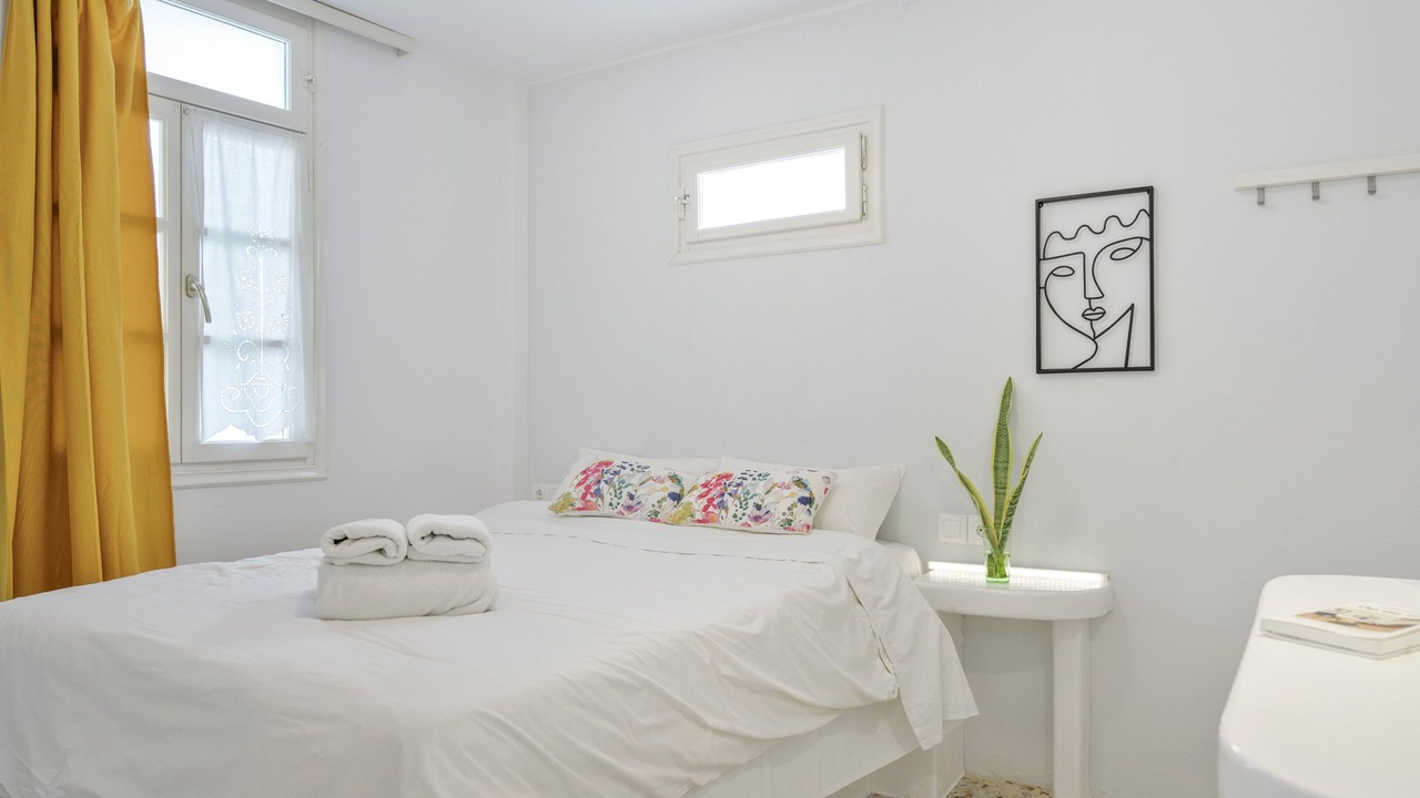 Photo of Bedroom in Katapola