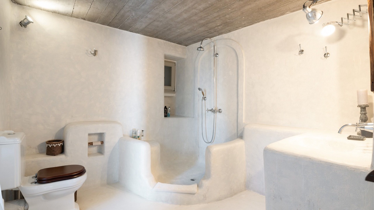 Photo of Bathroom in Faros Armenistis