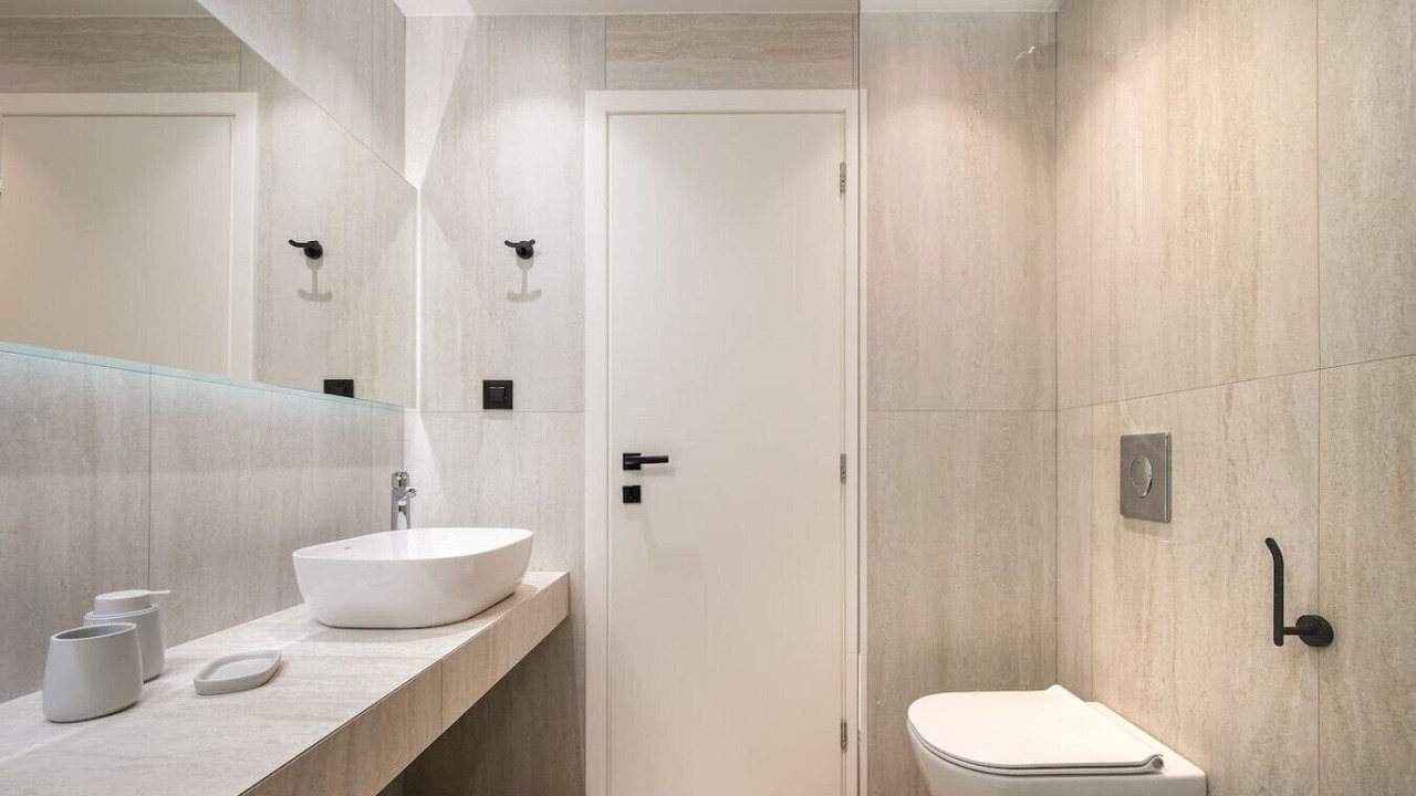 Photo of Bathroom in Lambi