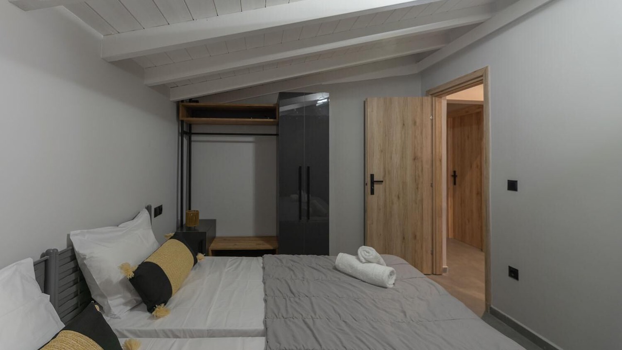 Photo of Bedroom in Lefktron