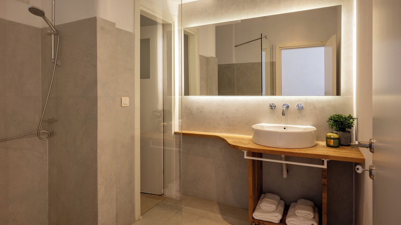 Photo of Bathroom in Tourlos