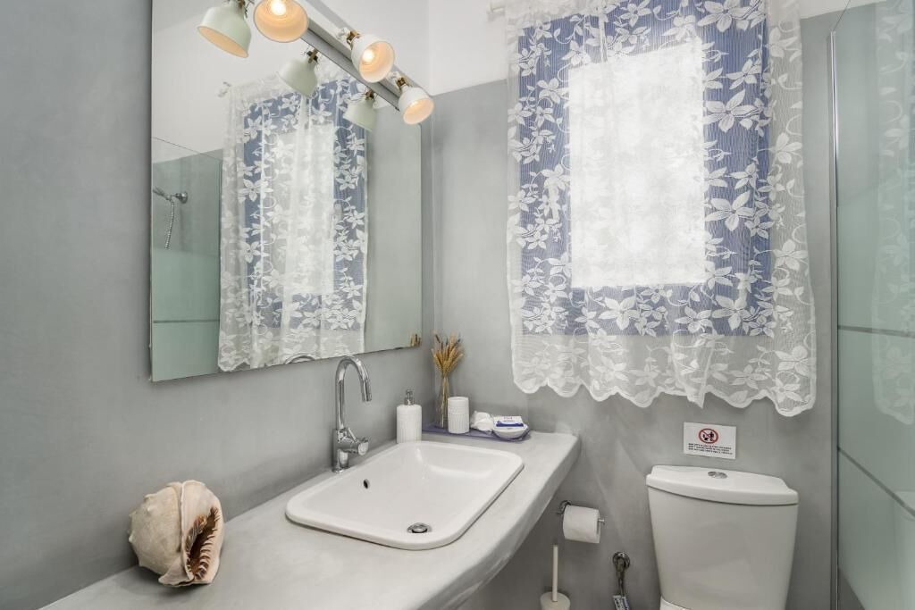 Photo of Bathroom in Adamas