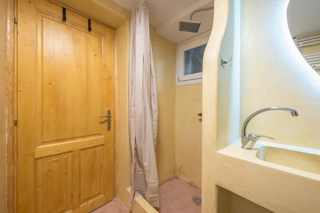 Photo of Bathroom in Mousio