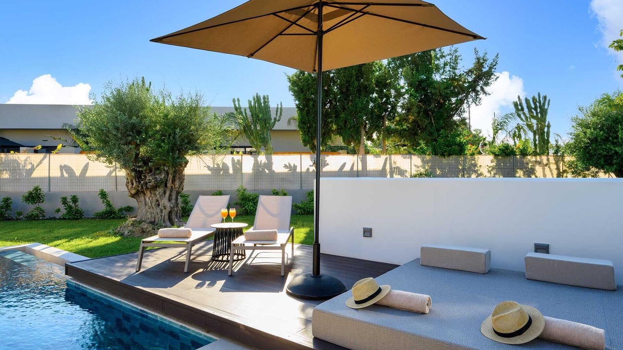 Photo of Outdoor in Ixia