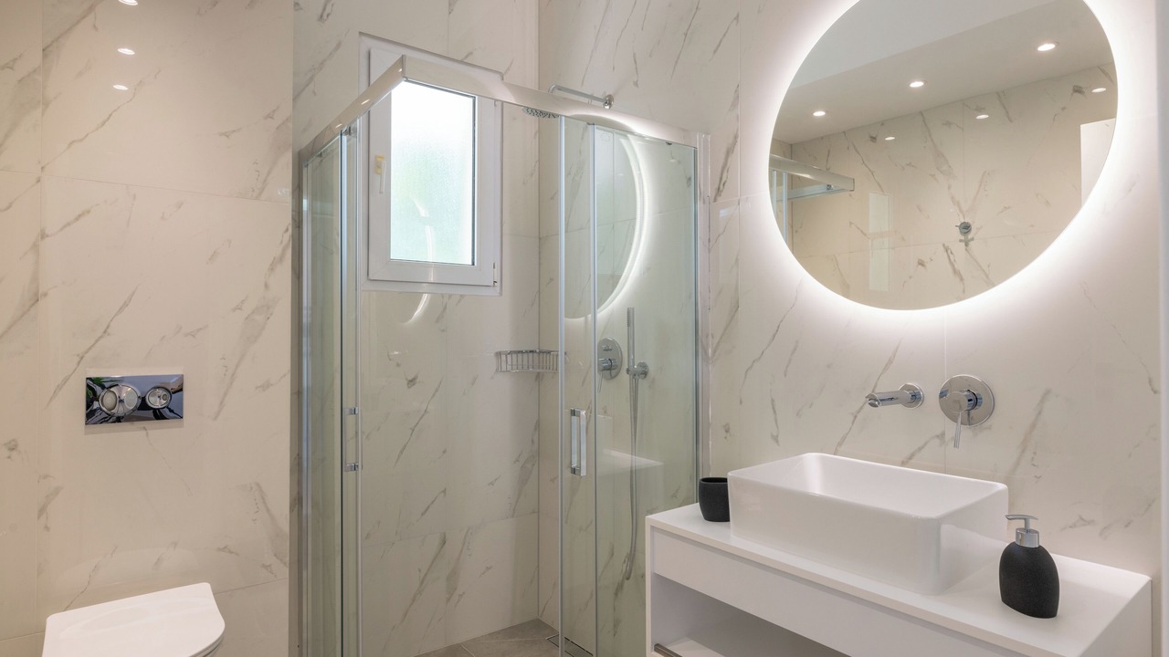 Photo of Bathroom in Petaloudes