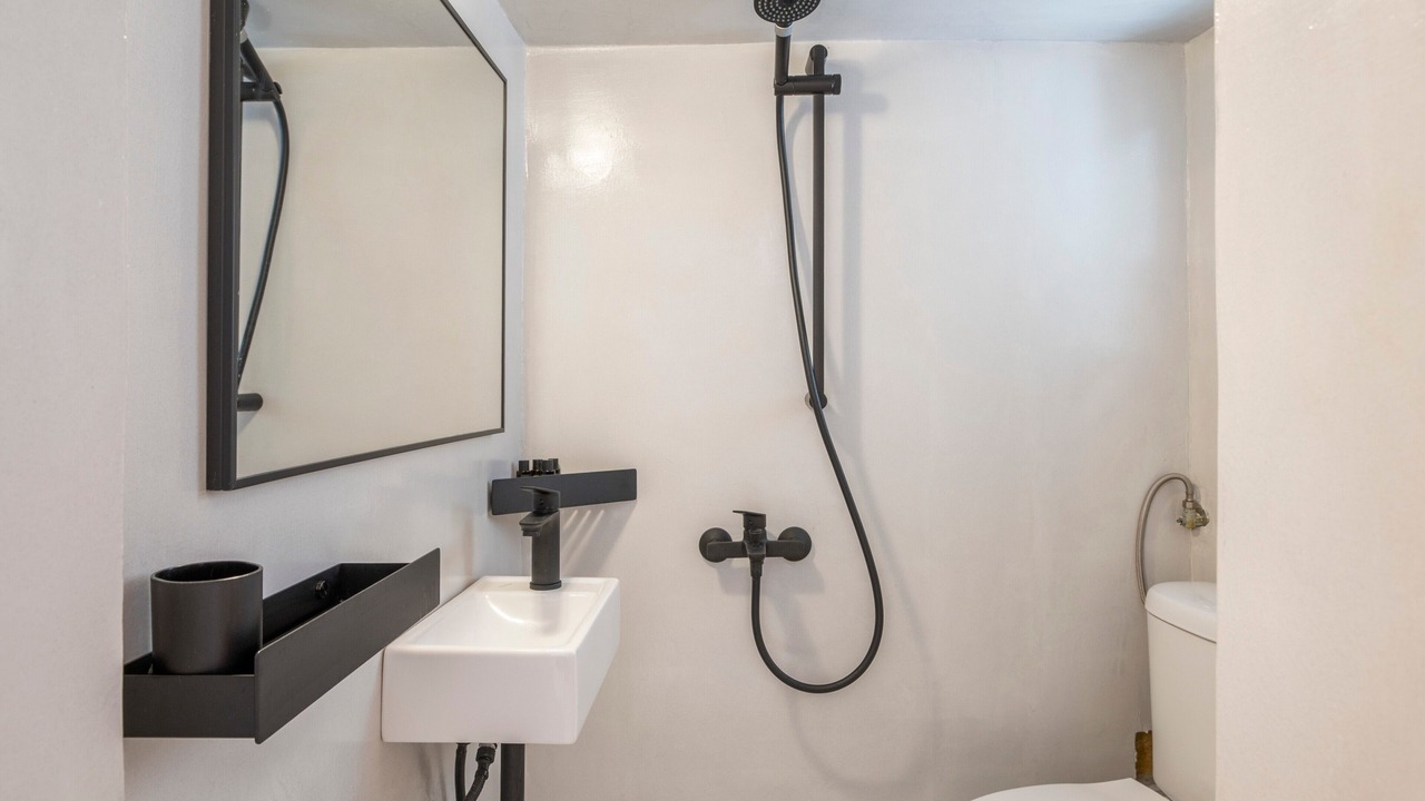 Photo of Bathroom in Paleopolis