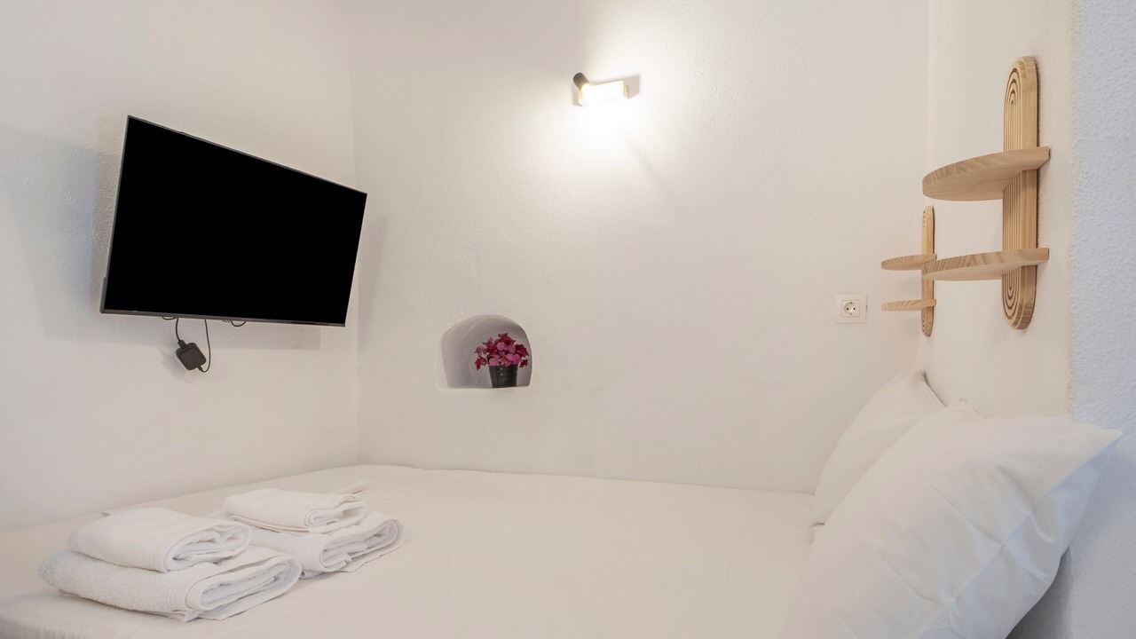 Photo of Bedroom in Paleopolis