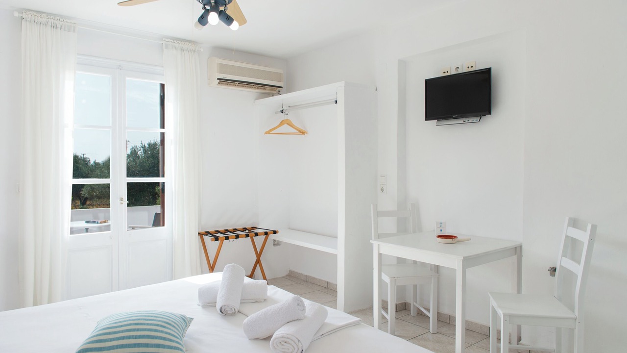 Photo of Bedroom in Platis Gialos