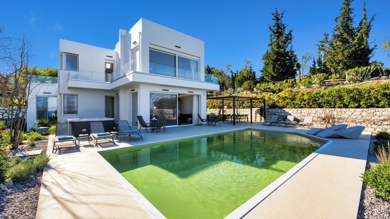Photo of Outdoor in Ixia