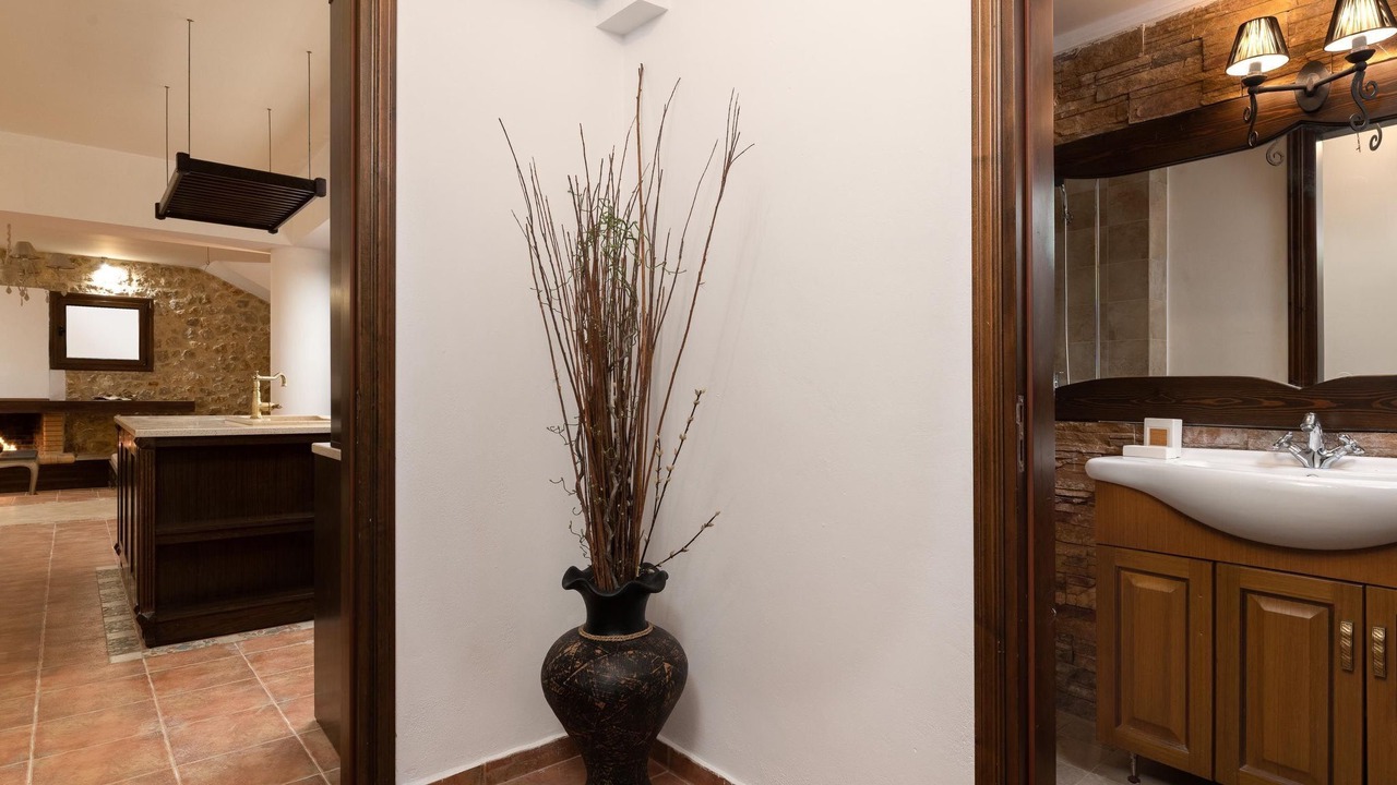 Photo of Bathroom in Petaloudes