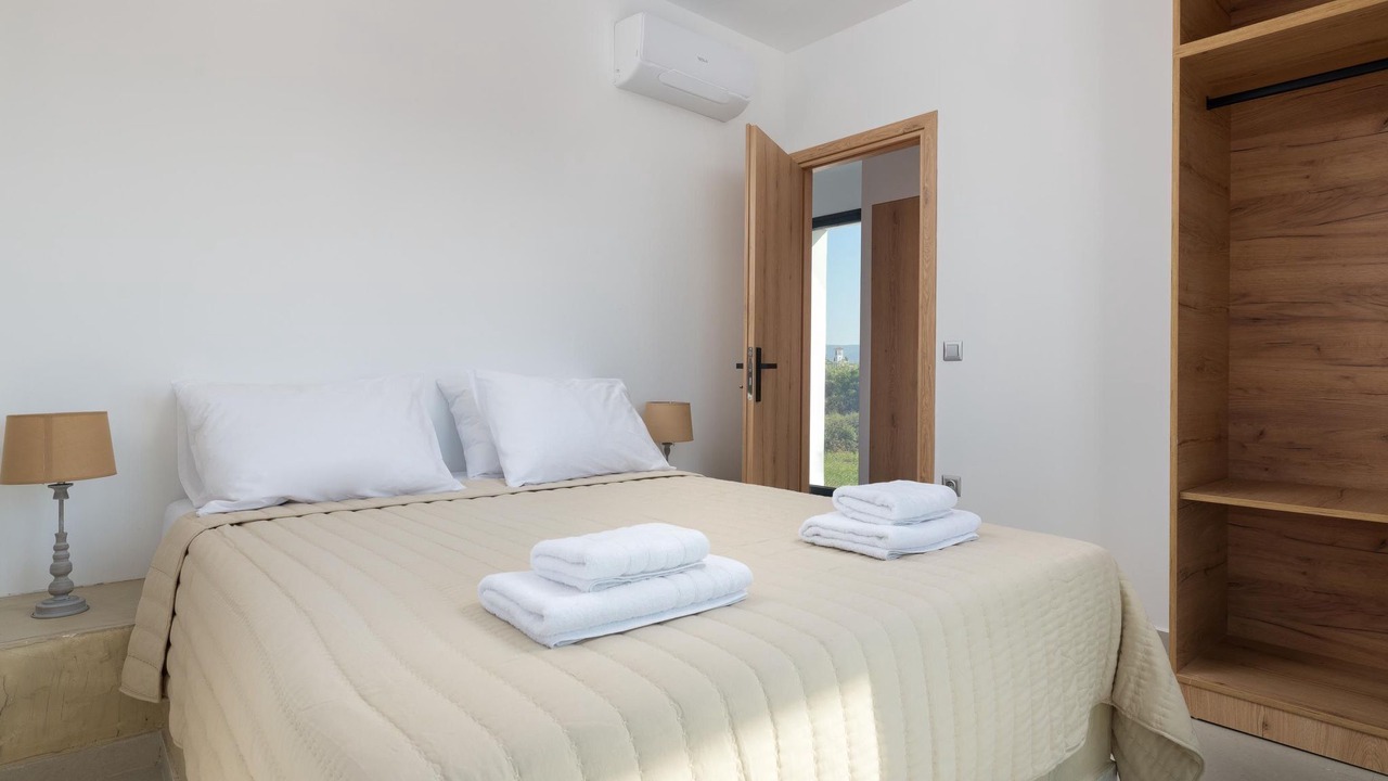 Photo of Bedroom in Petaloudes