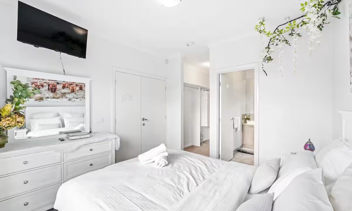 Photo of Bedroom in Officer