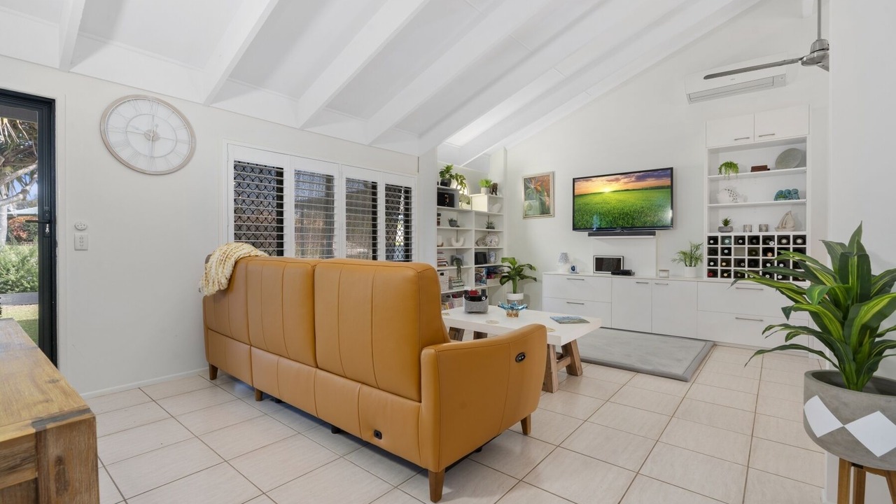 Photo of Livingroom in Sandstone Point