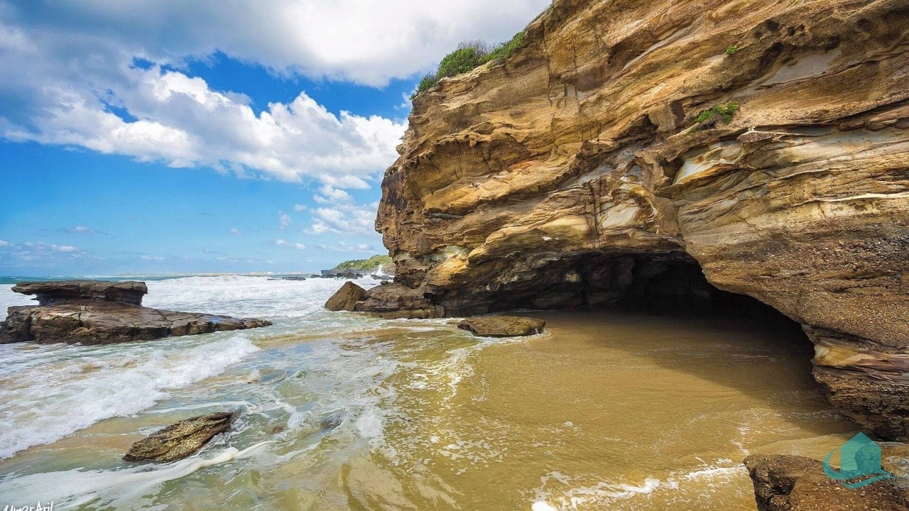 Photo of Others in Caves Beach