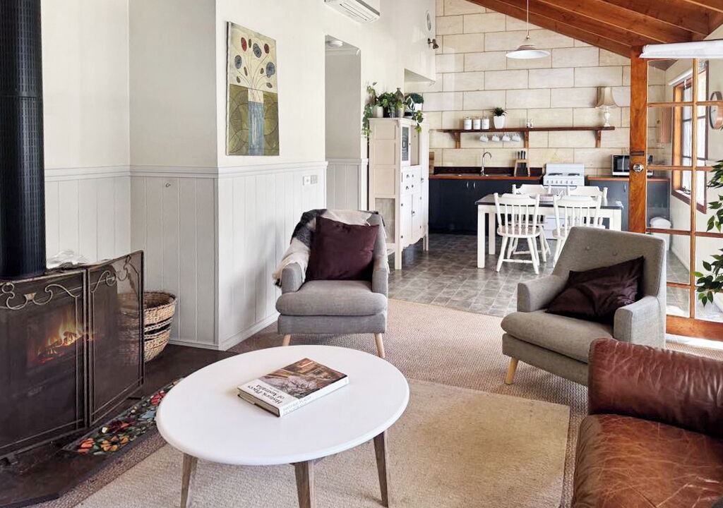 Photo of Livingroom in Jamieson