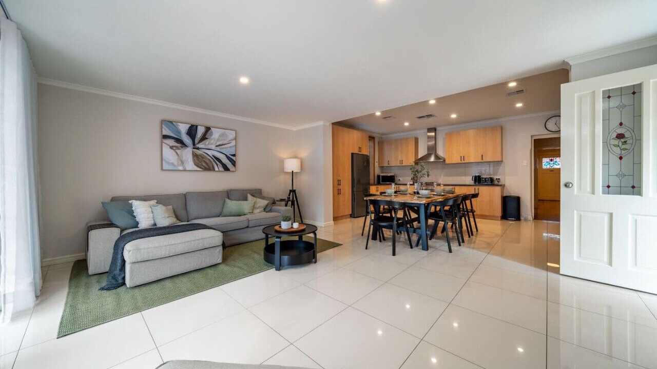 Photo of Livingroom in West Croydon