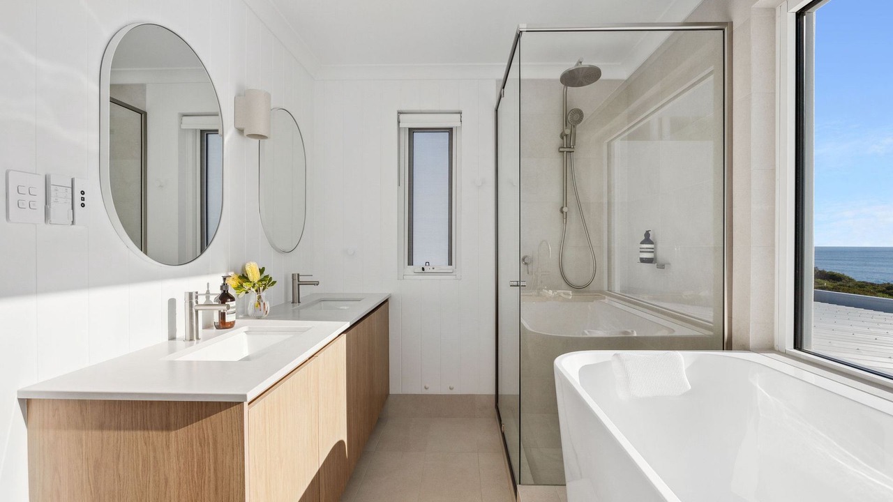Photo of Bathroom in Peppermint Grove Beach