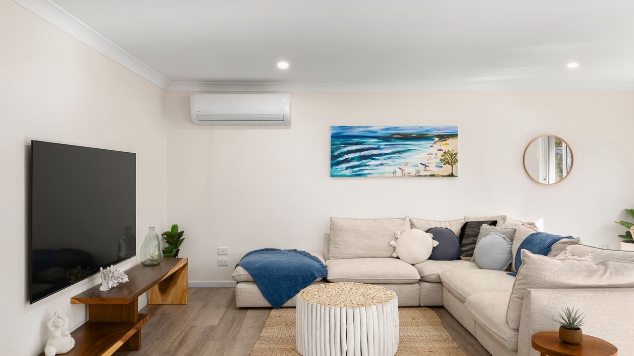 Photo of Livingroom in Hyland Park