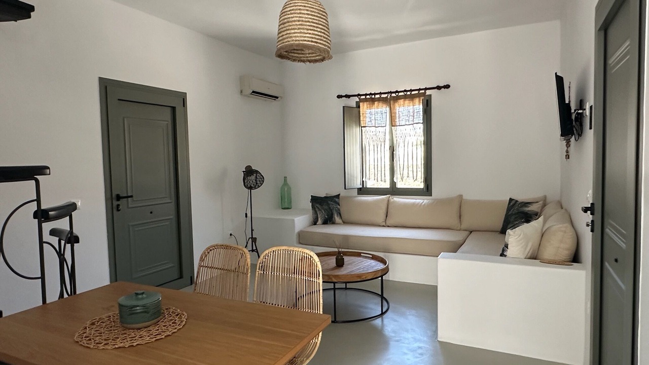 Photo of Livingroom in Ormos Korthiou
