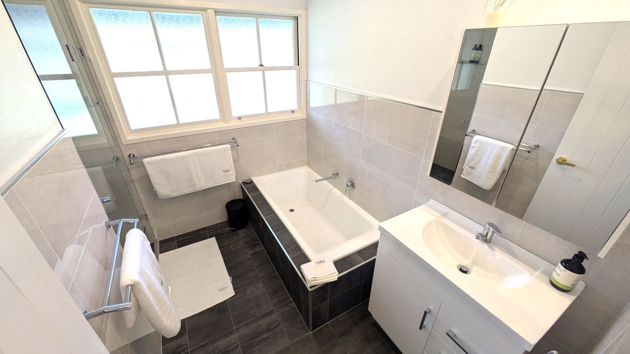 Photo of Bathroom in Broke