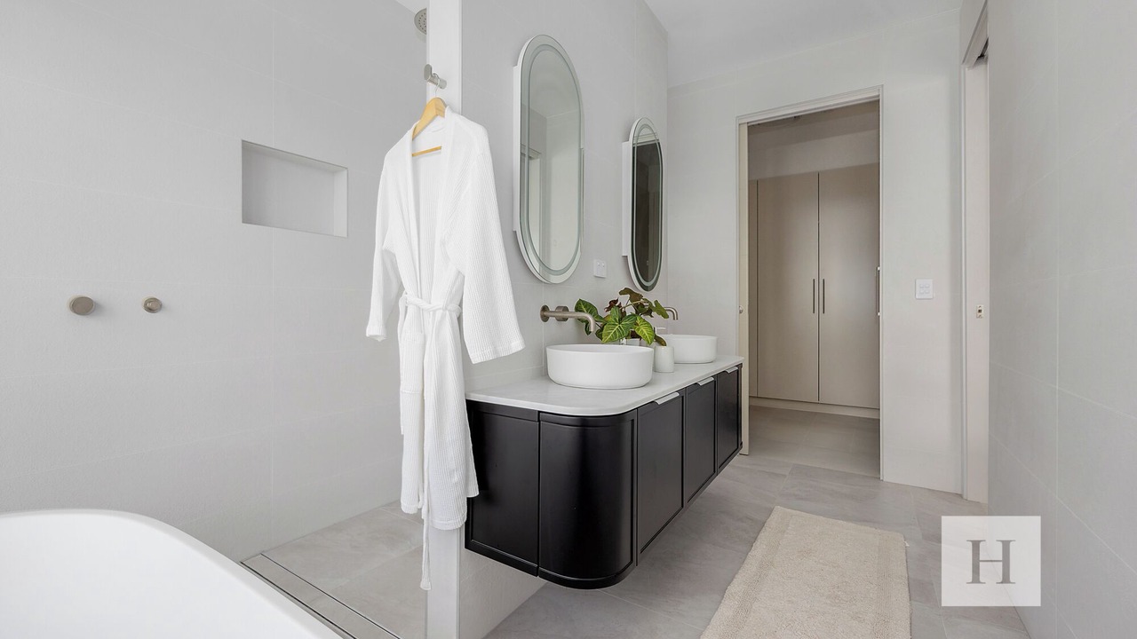 Photo of Bathroom in Morisset Park