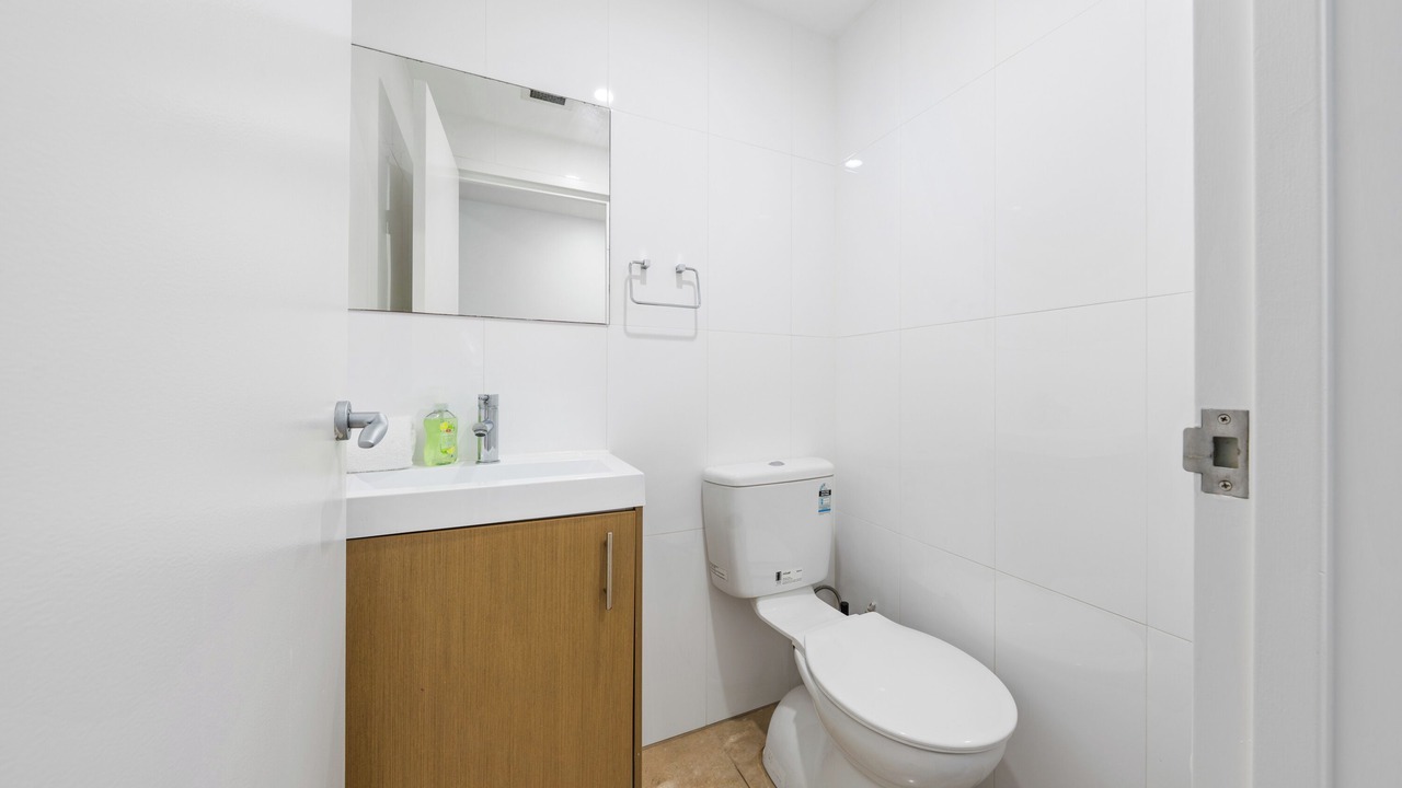 Photo of Bathroom in Haymarket