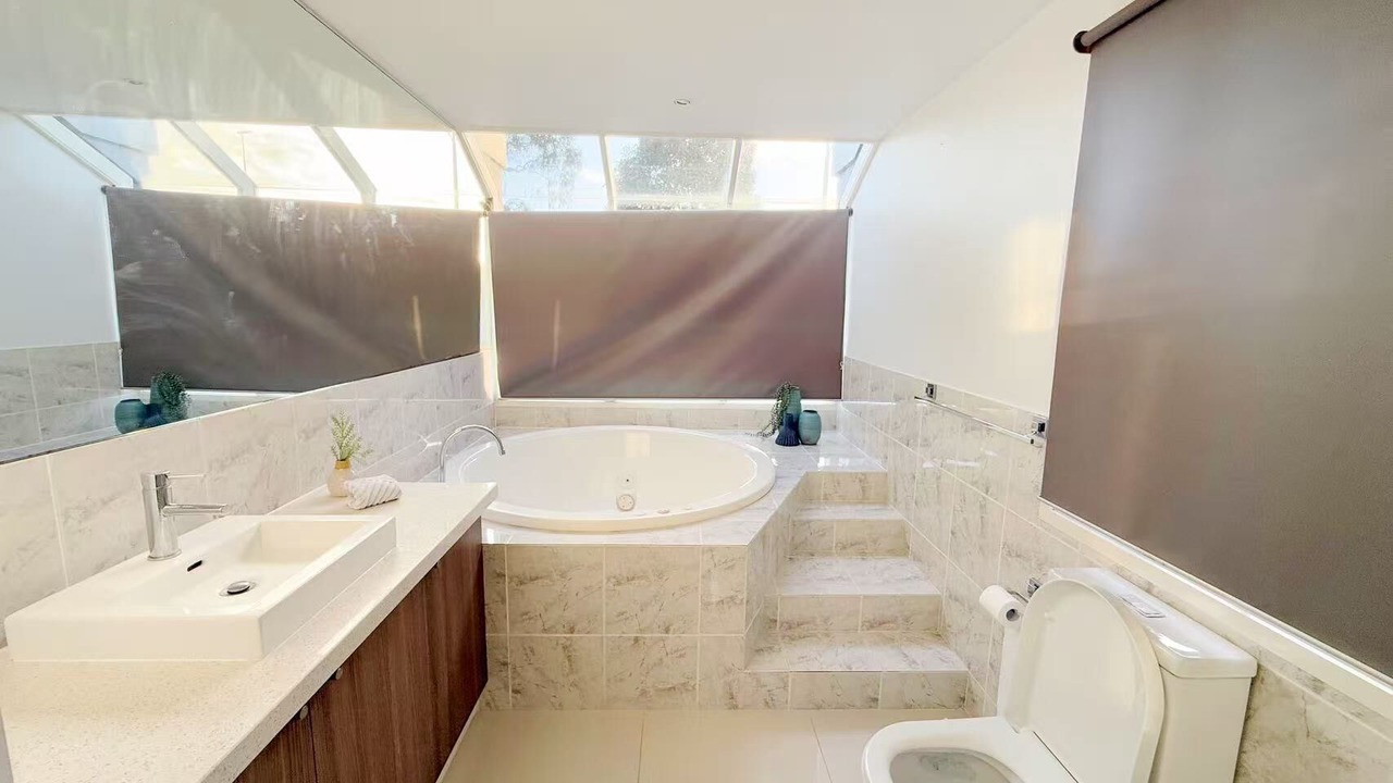 Photo of Bathroom in Patterson Lakes