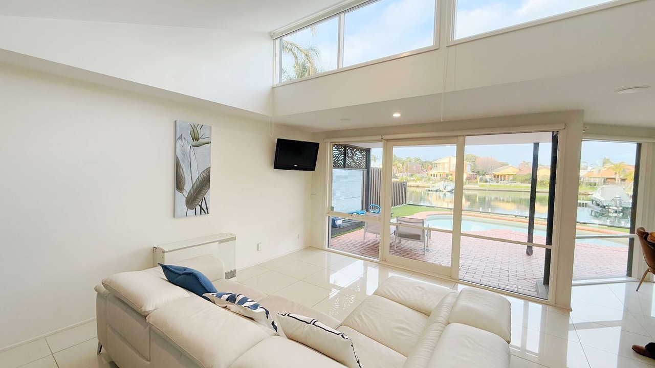 Photo of Livingroom in Patterson Lakes