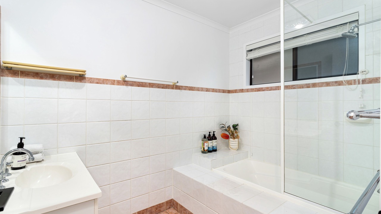 Photo of Bathroom in Advancetown