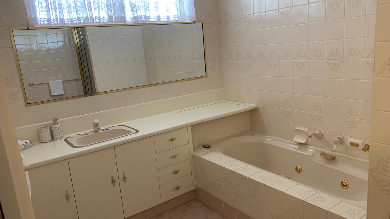 Photo of Bathroom in Robinvale