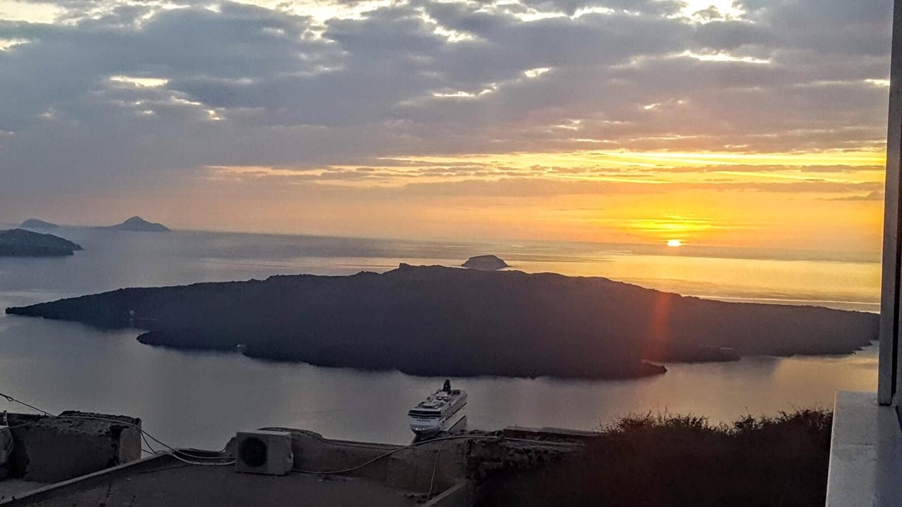 Photo of Others in Perissa