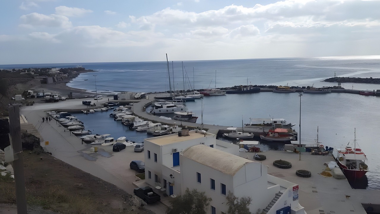 Photo of Others in Perissa