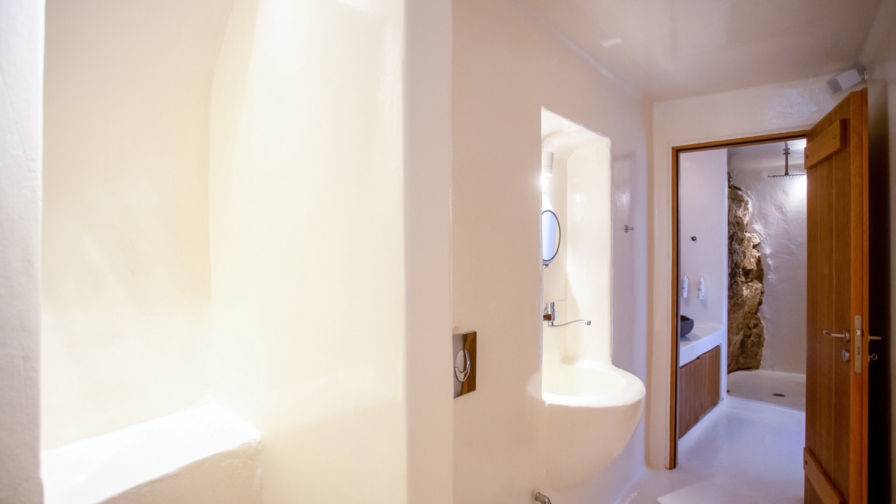 Photo of Bathroom in Plintri
