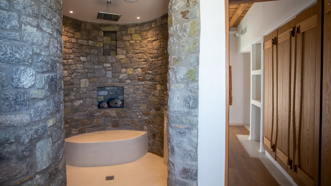 Photo of Bathroom in Plintri