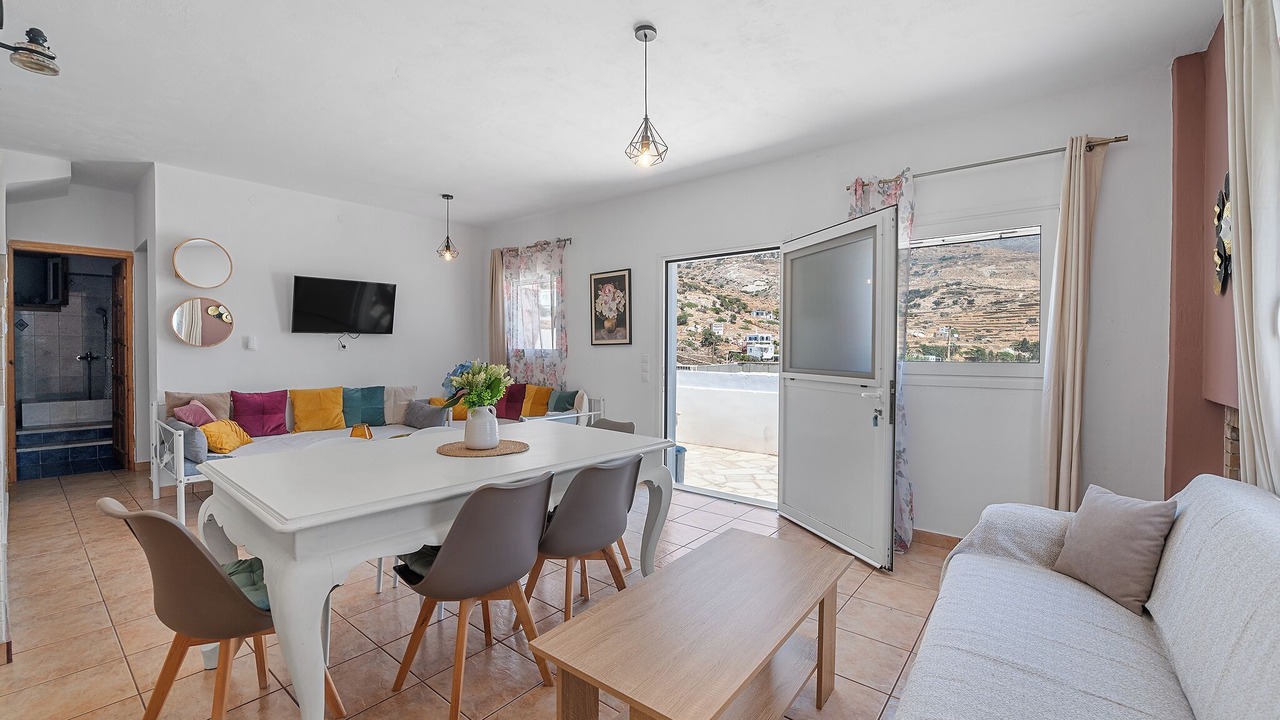 Photo of Livingroom in Exomvourgo