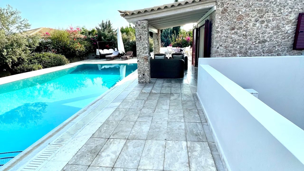 Photo of Outdoor in Plepi