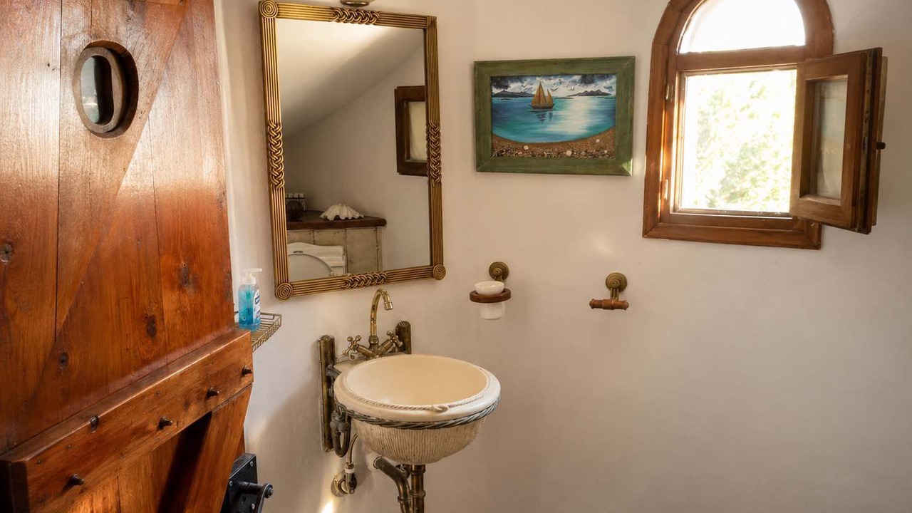 Photo of Bathroom in Platees