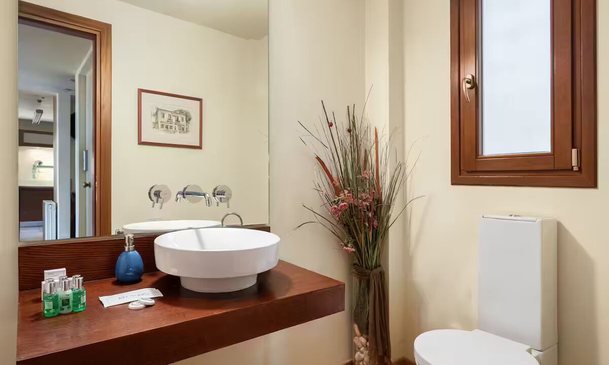 Photo of Bathroom in Anavyssos