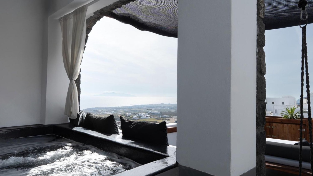 Photo of Outdoor in Fira