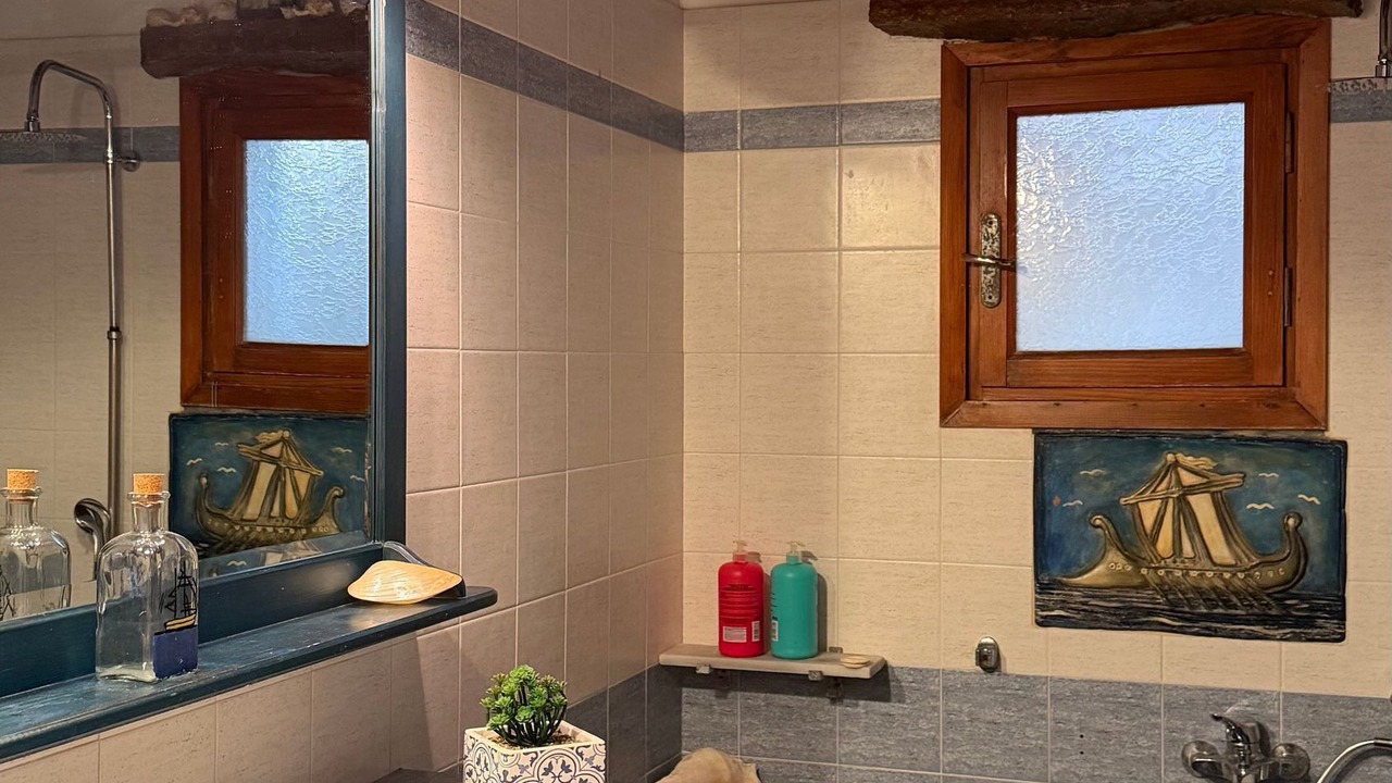 Photo of Bathroom in Pisses