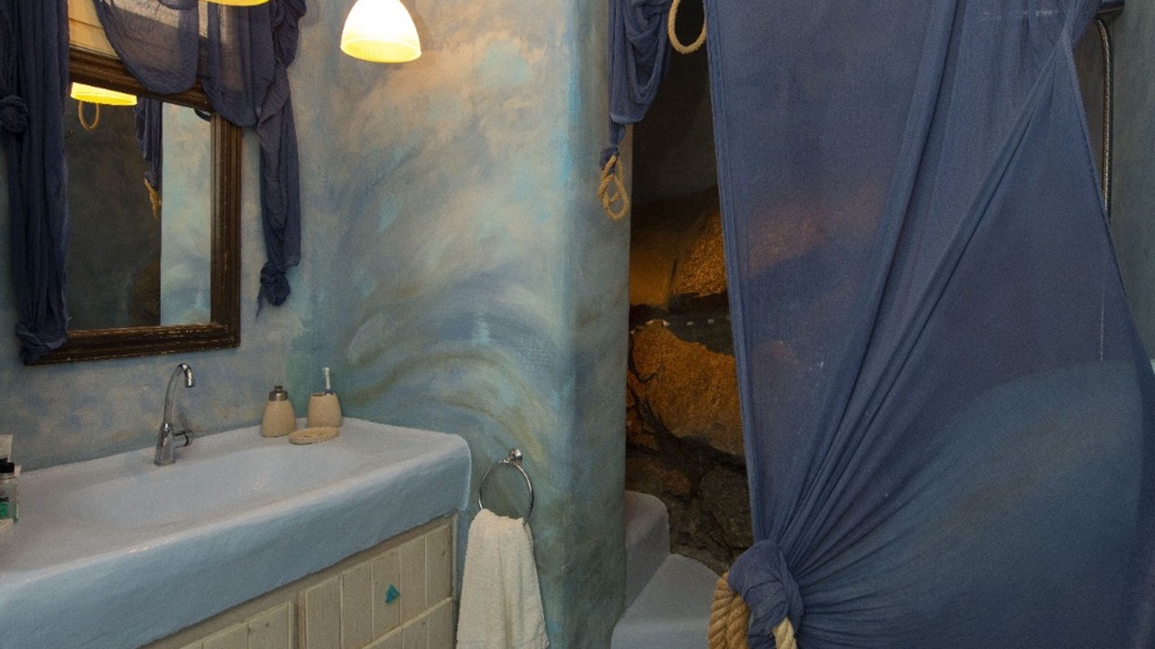 Photo of Bathroom in Plintri