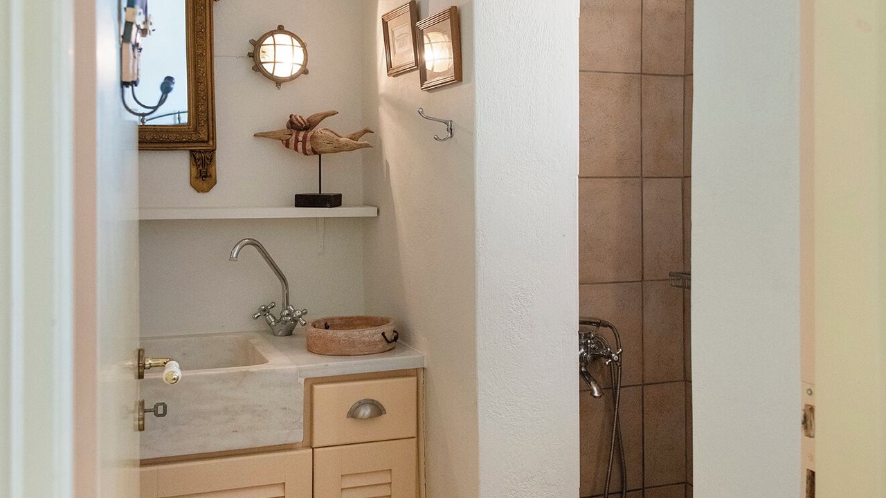 Photo of Bathroom in Ydrousa