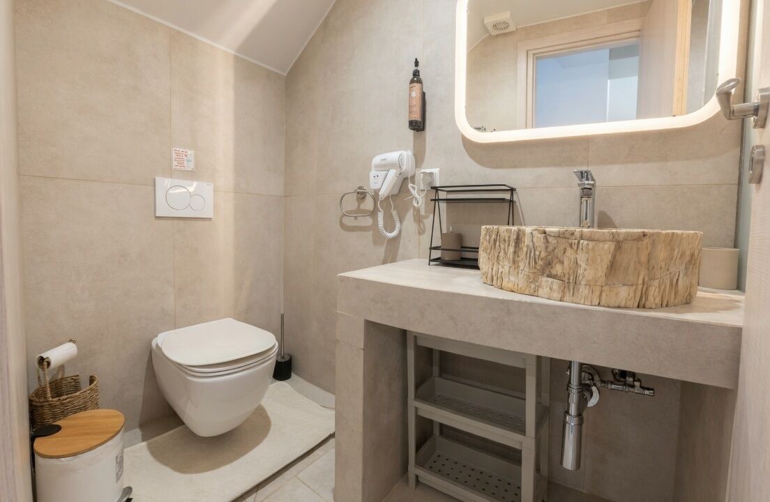 Photo of Bathroom in Aliki